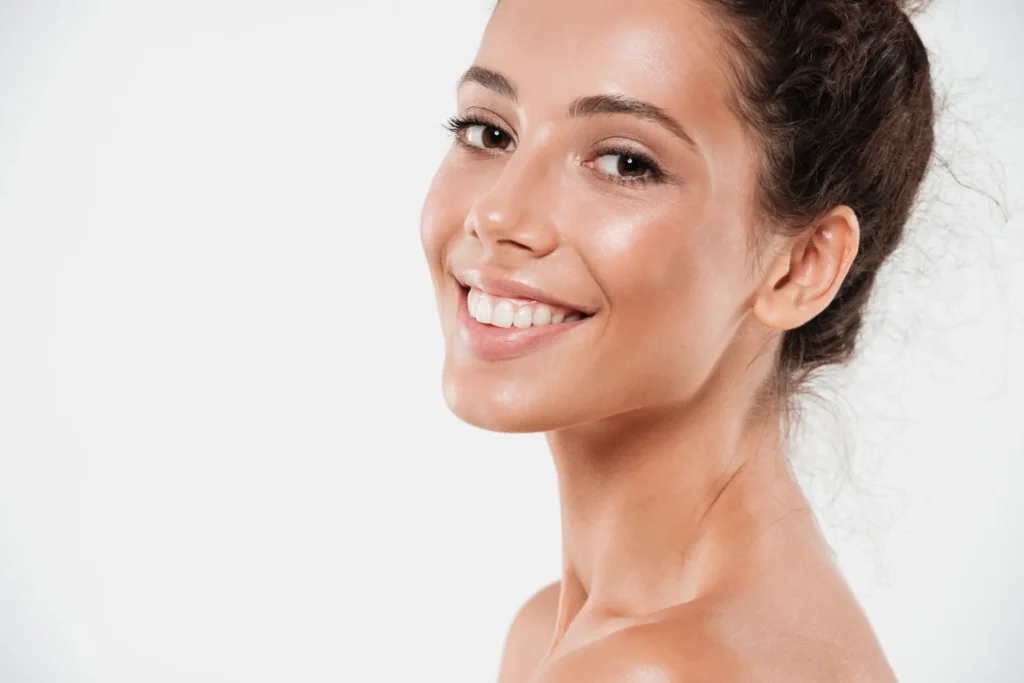 Close up portrait of a smiling pretty woman