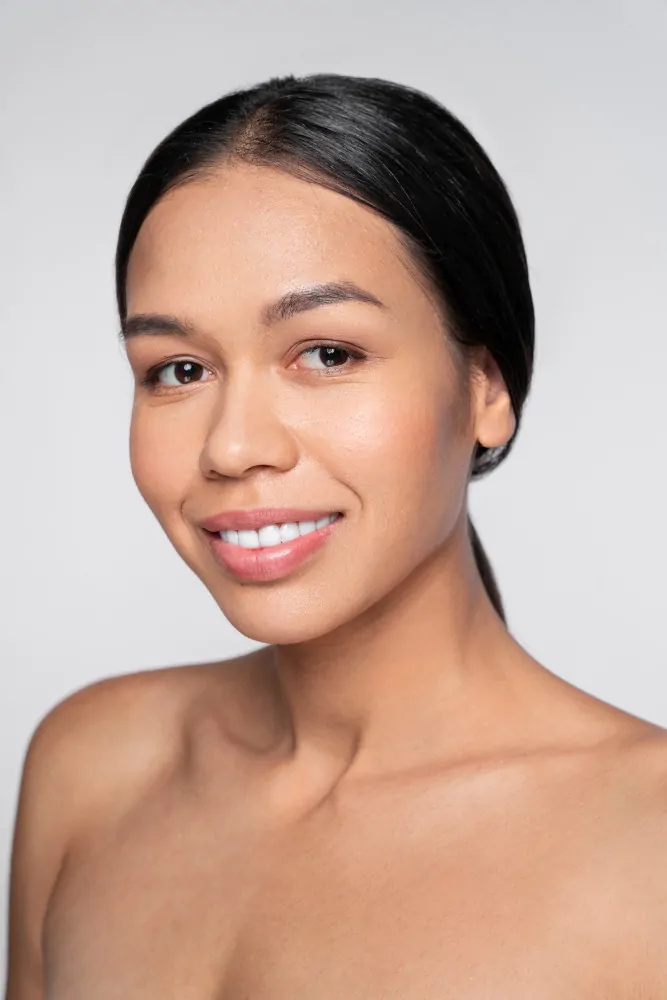woman doing beauty and facetite treatments