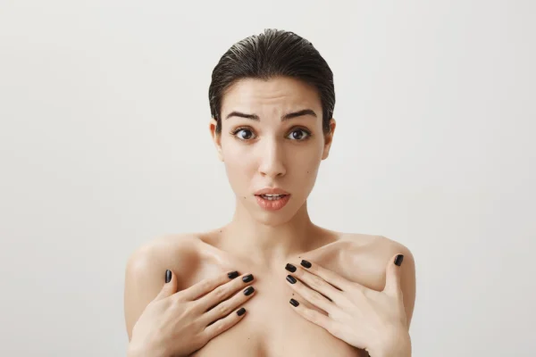 Woman scared of being assessed by an unqualified plastic surgeon