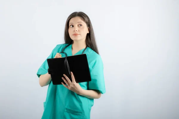 Cosmetic surgeon listing tips on how to minimize risks of PDO thread lifts