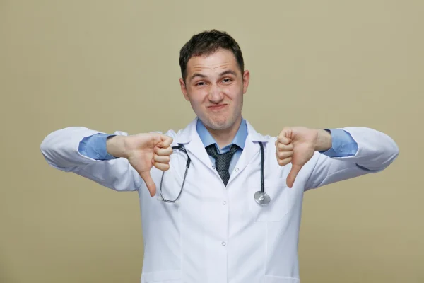 Plastic surgeon showing disagreement about buying unregulated liraglutide compound online