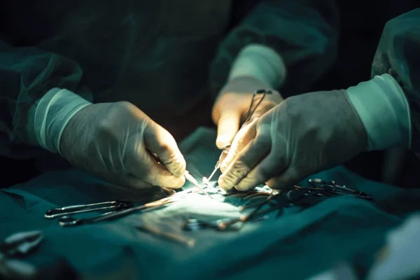 are tummy tuck procedures risky
