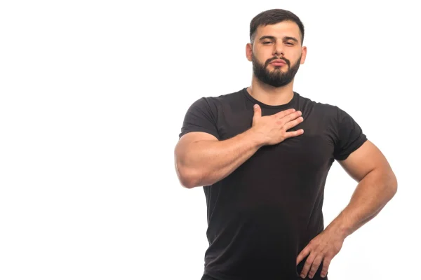 man wearing black shirt