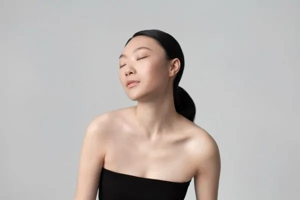 woman posing with Neck Liposuction